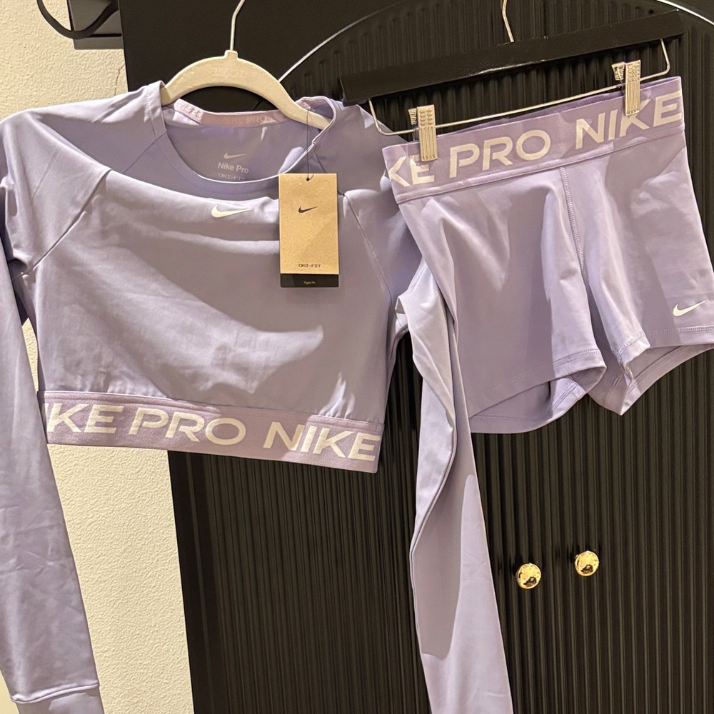 Nike Pro Women's Light Purple Sports Bra and Top Set
